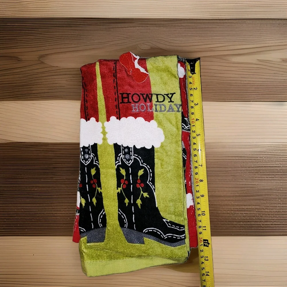 NWT St Nicholas Square Merry “Happy Holidays Ya’ll” Holiday Kitchen Towel 2 Set